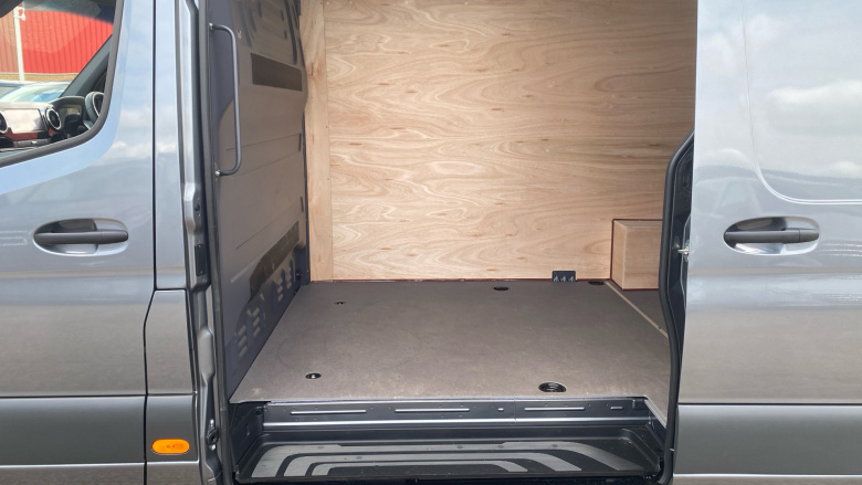 Mercedes-Benz Sprinter 315Cdi L2 Diesel Rwd 3.5t H2 Pro Van 9G-Tronic